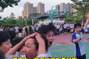 这哪里是投进超远三分？这是能让自己吹一辈子的素材！😂